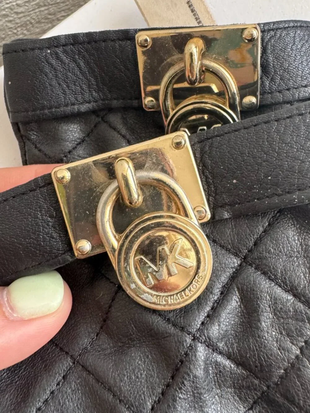 Michael Kors Black Quilted Genuine Leather Gloves Gold Logo Women's M/L